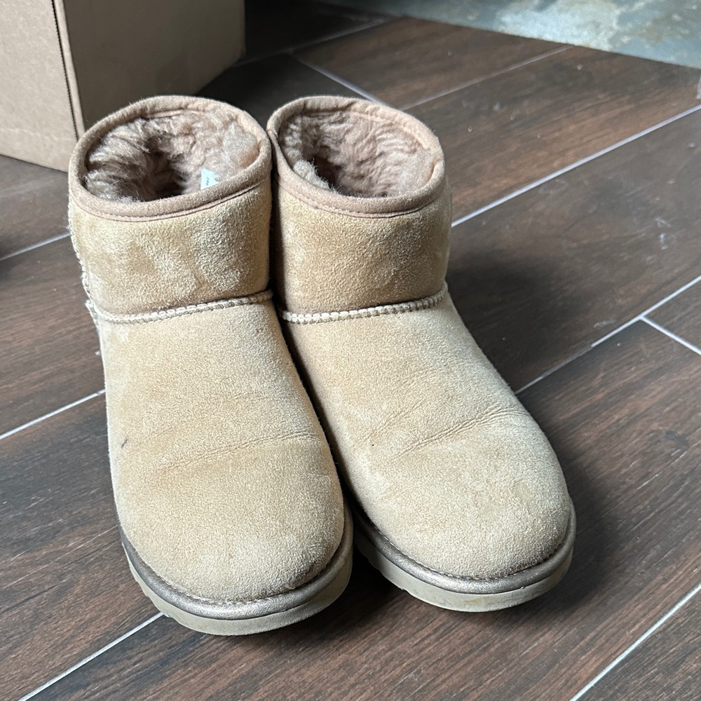 UGG Cozy Faux-Shearling Ankle Boots - Tan - Picture 1 of 6